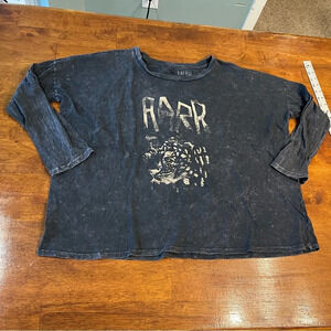 Vintage Canvas RARR Leopard Vintage Long-Sleeve Graphic Tee size Large